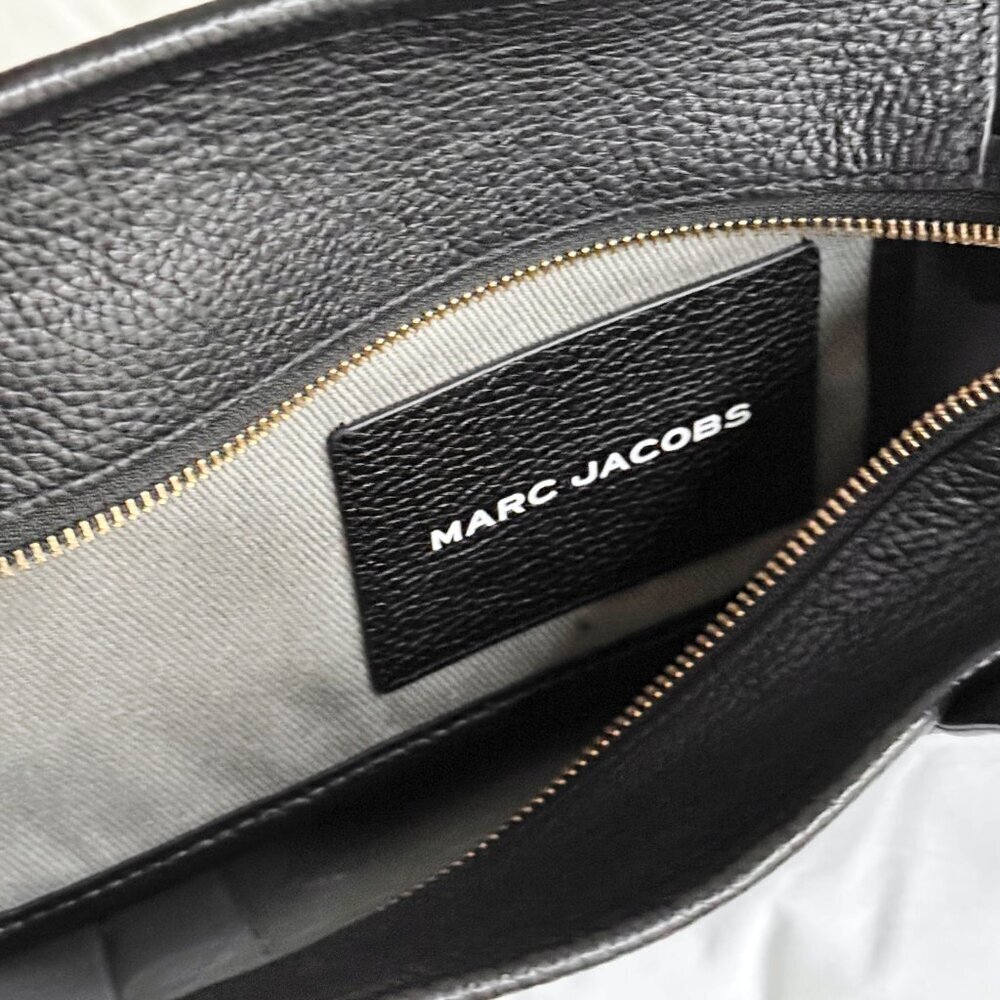Marc Jacobs The Small Leather Tote Bag w an Extra strap - Picture 12 of 15